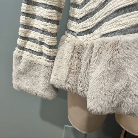 Maeve by Anthropologie Astor Fur-Trimmed Striped Pullover Size Medium - Picture 6 of 12